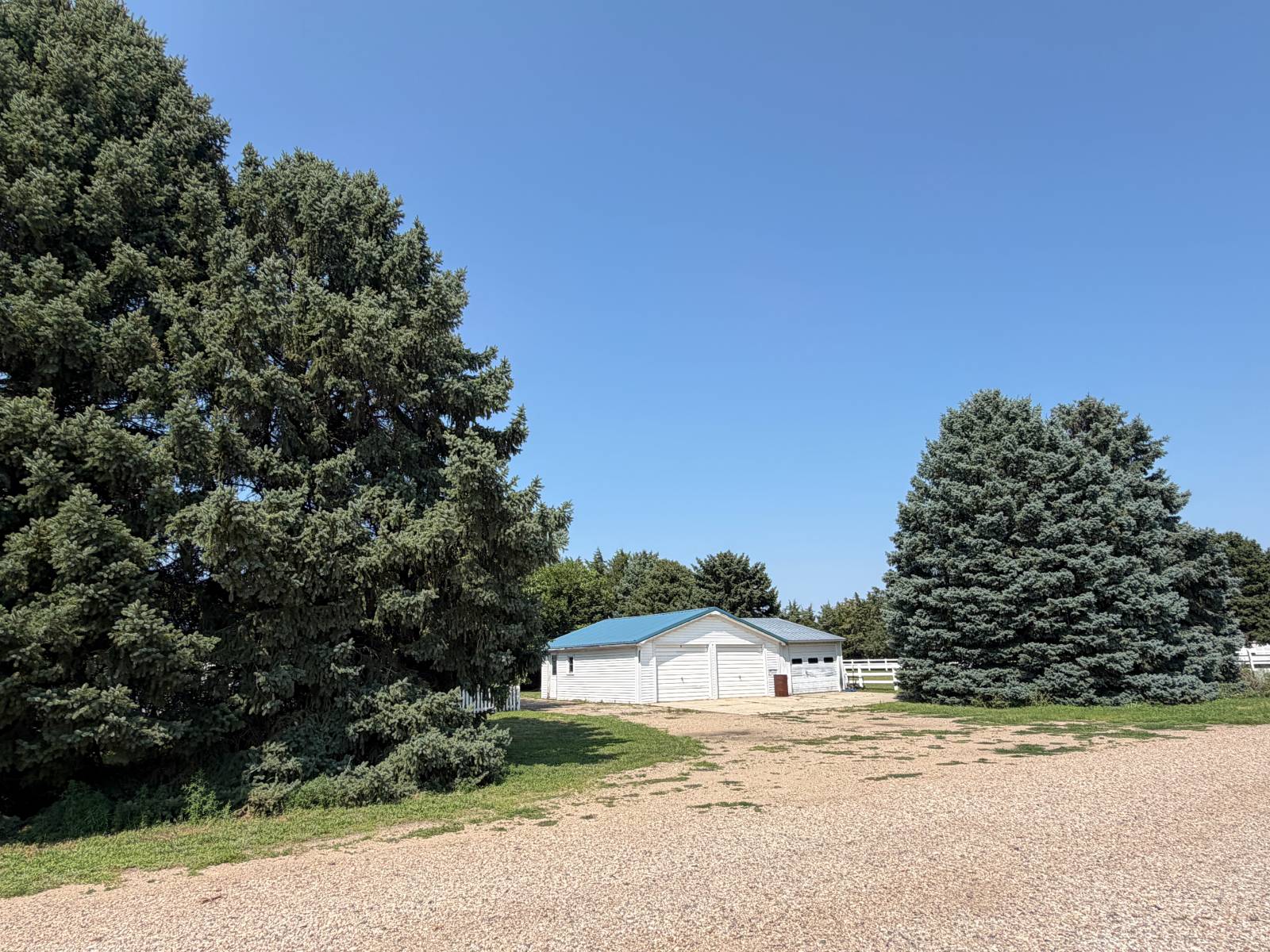 Photo 22 of 46 of home listing at 43055 Foxtail Road, Ainsworth, NE 69210