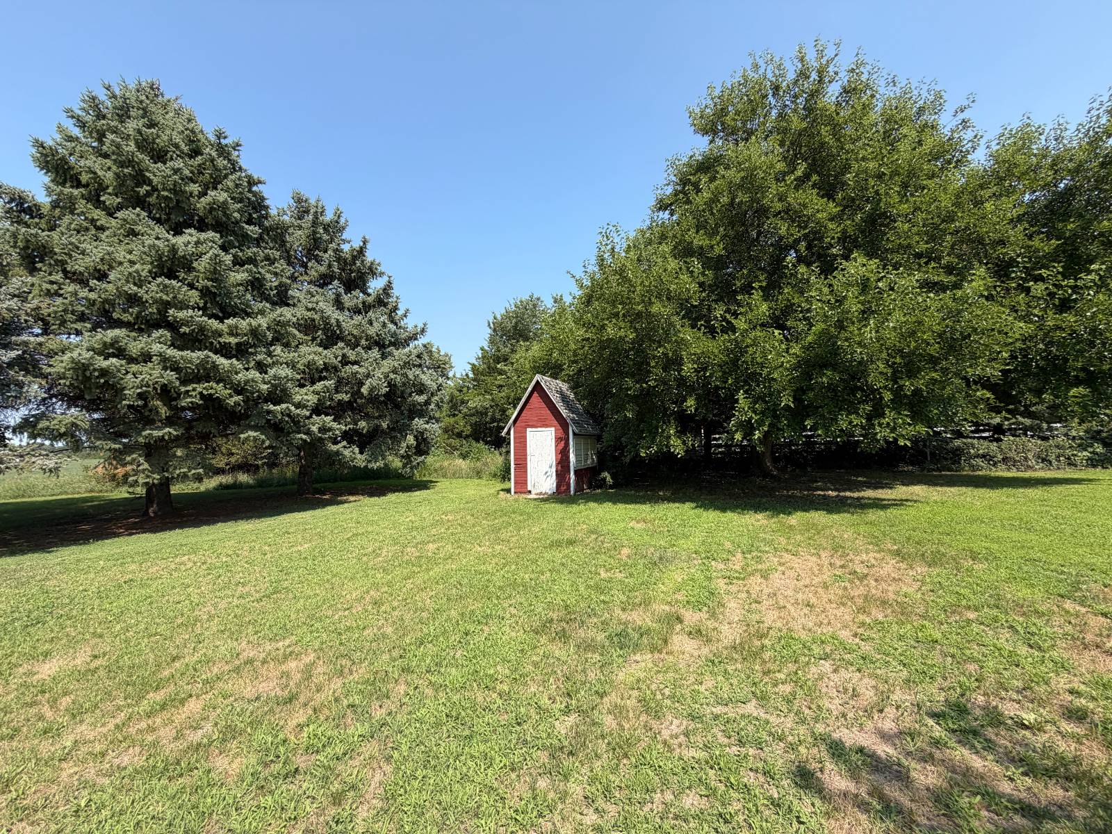 Photo 8 of 46 of home listing at 43055 Foxtail Road, Ainsworth, NE 69210