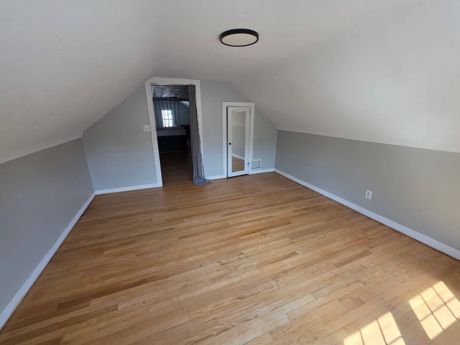 113 Riverview Parkway N