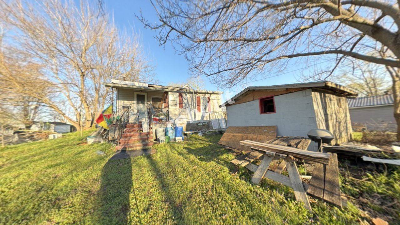 714 N PIKE ST