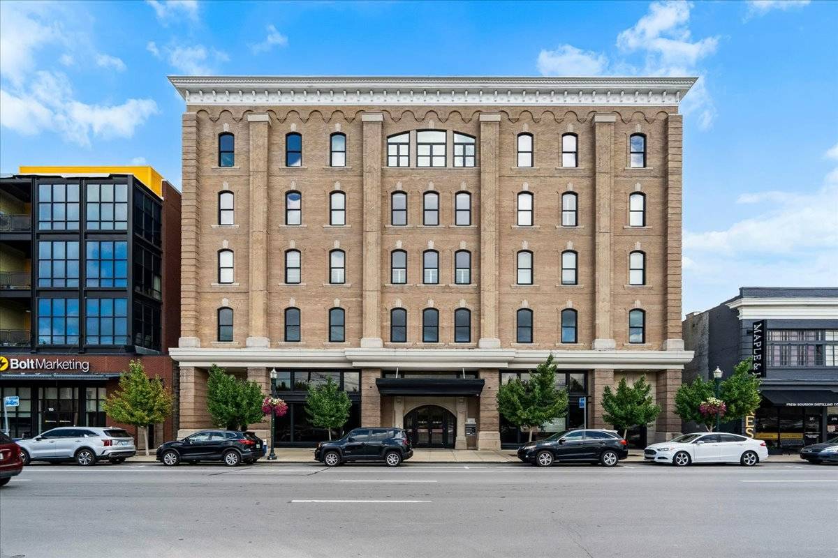369 E Main St, #302