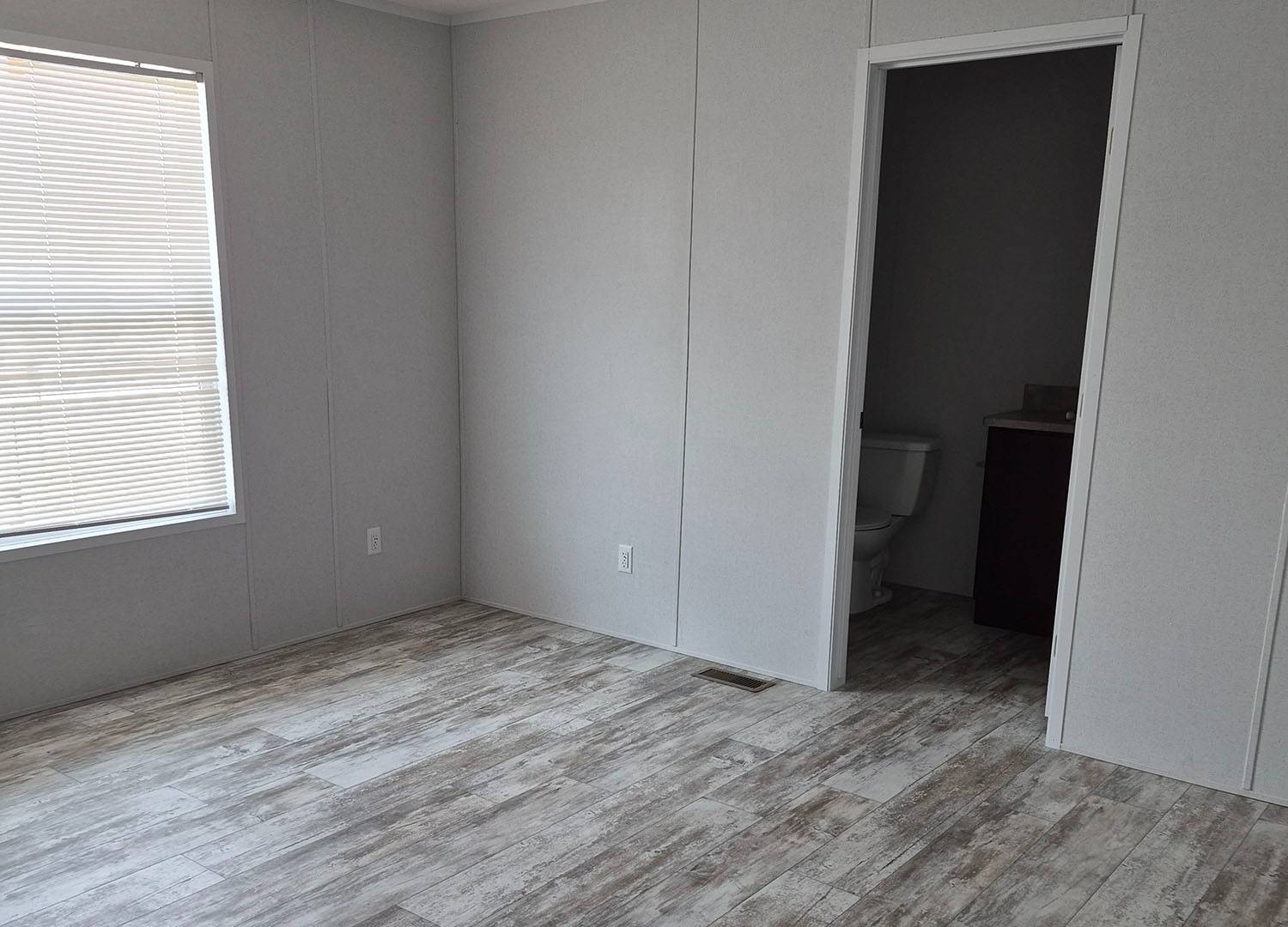 Photo 6 of 7 of manufactured home listing at 12497 Rose Drive #Lot 43, Blair, NE 68008