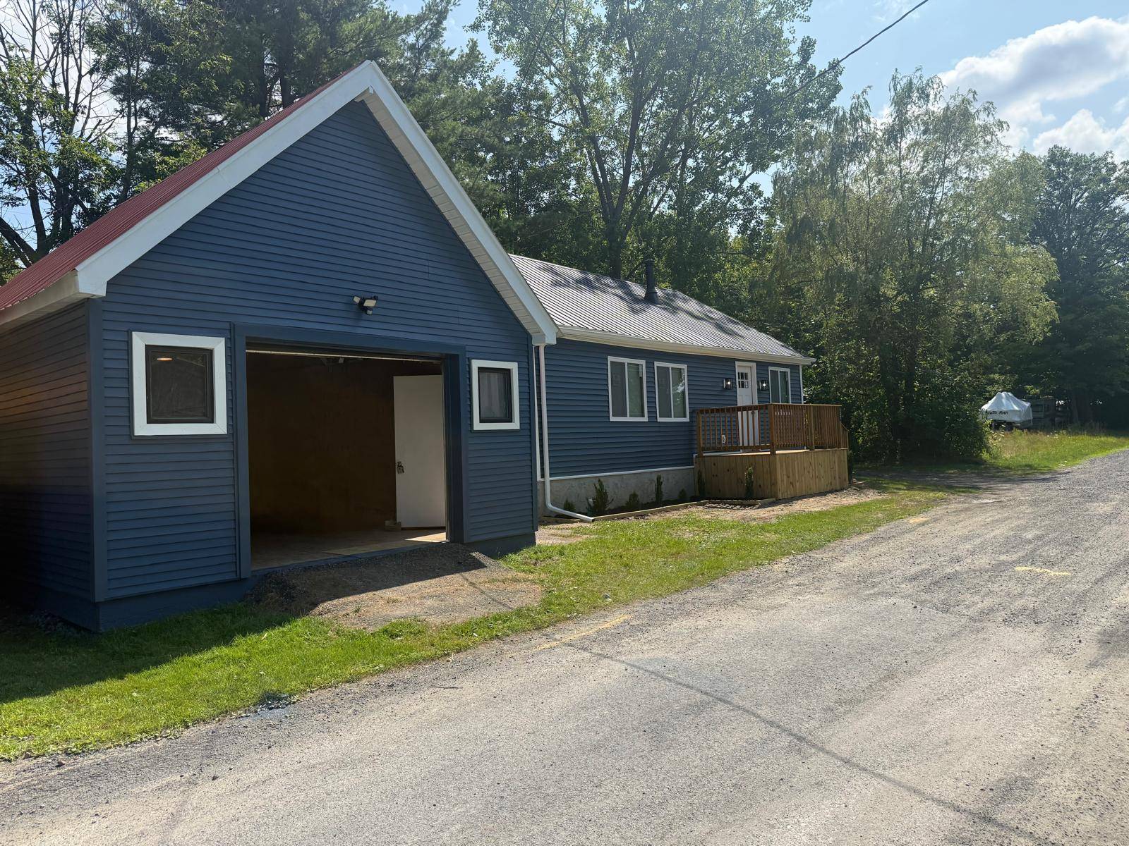157 Lake Ave