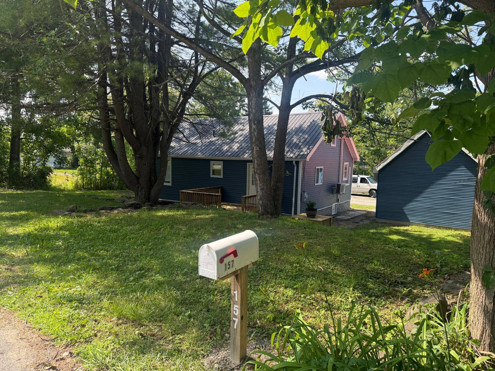 157 Lake Ave