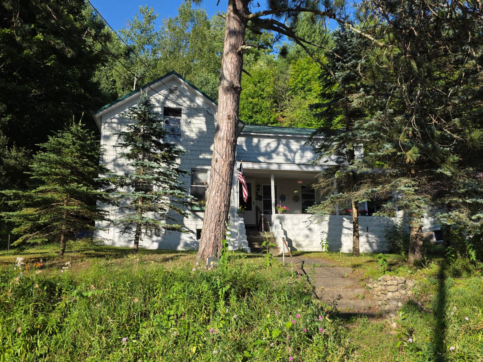 12062 Woodhull Rd