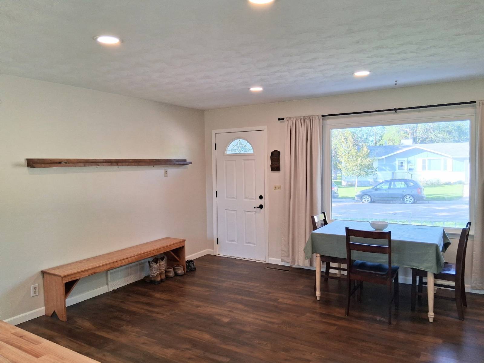 Photo 5 of 25 of home listing at 781 Parry Drive, Chadron, NE 69337