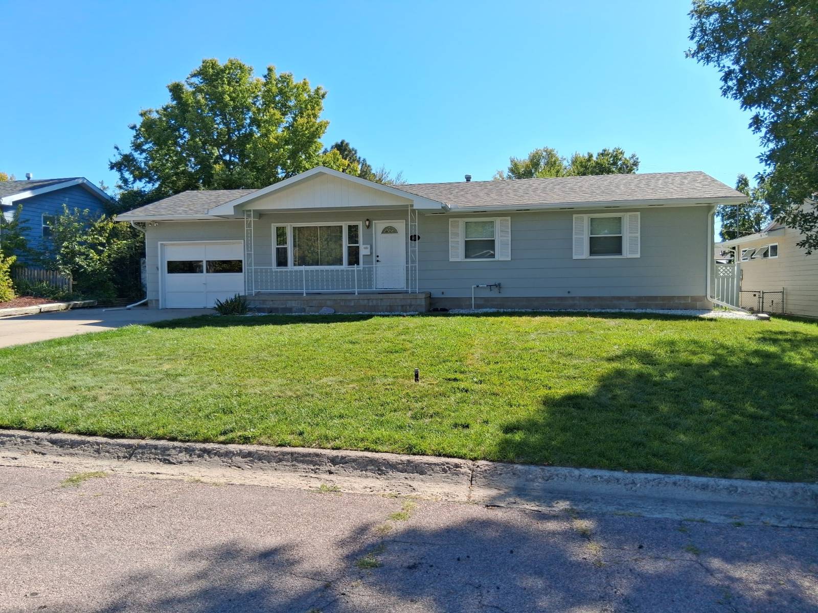 Photo 1 of 25 of home listing at 781 Parry Drive, Chadron, NE 69337