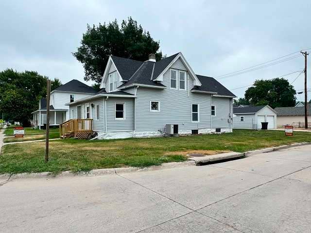 Photo 4 of 44 of home listing at 1919 L Street, Ord, NE 68862