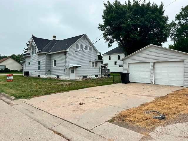 Photo 6 of 44 of home listing at 1919 L Street, Ord, NE 68862