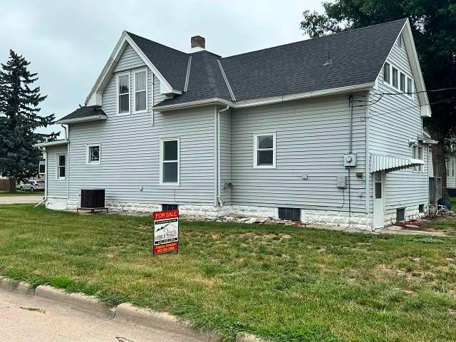Photo 5 of 44 of home listing at 1919 L Street, Ord, NE 68862