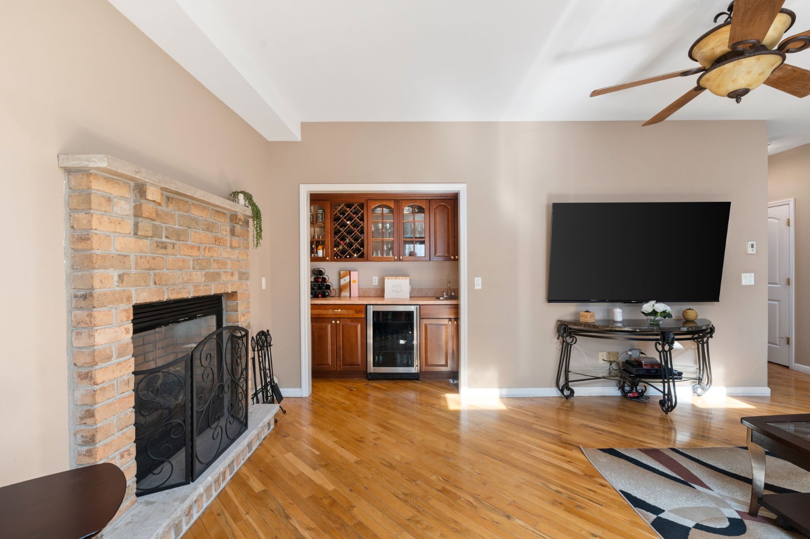 38 Bayview Ave