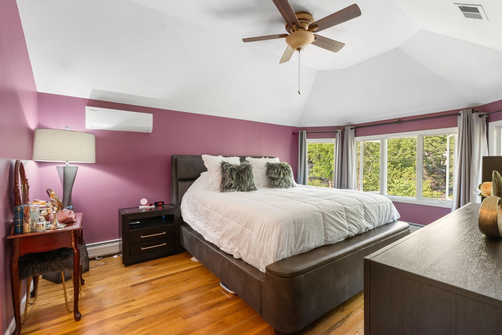 38 Bayview Ave