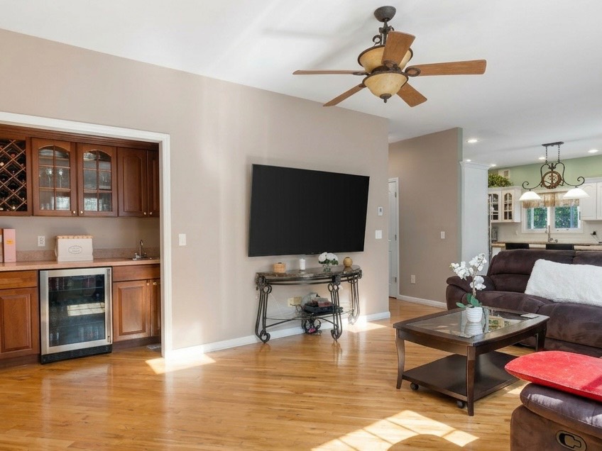 38 Bayview Ave