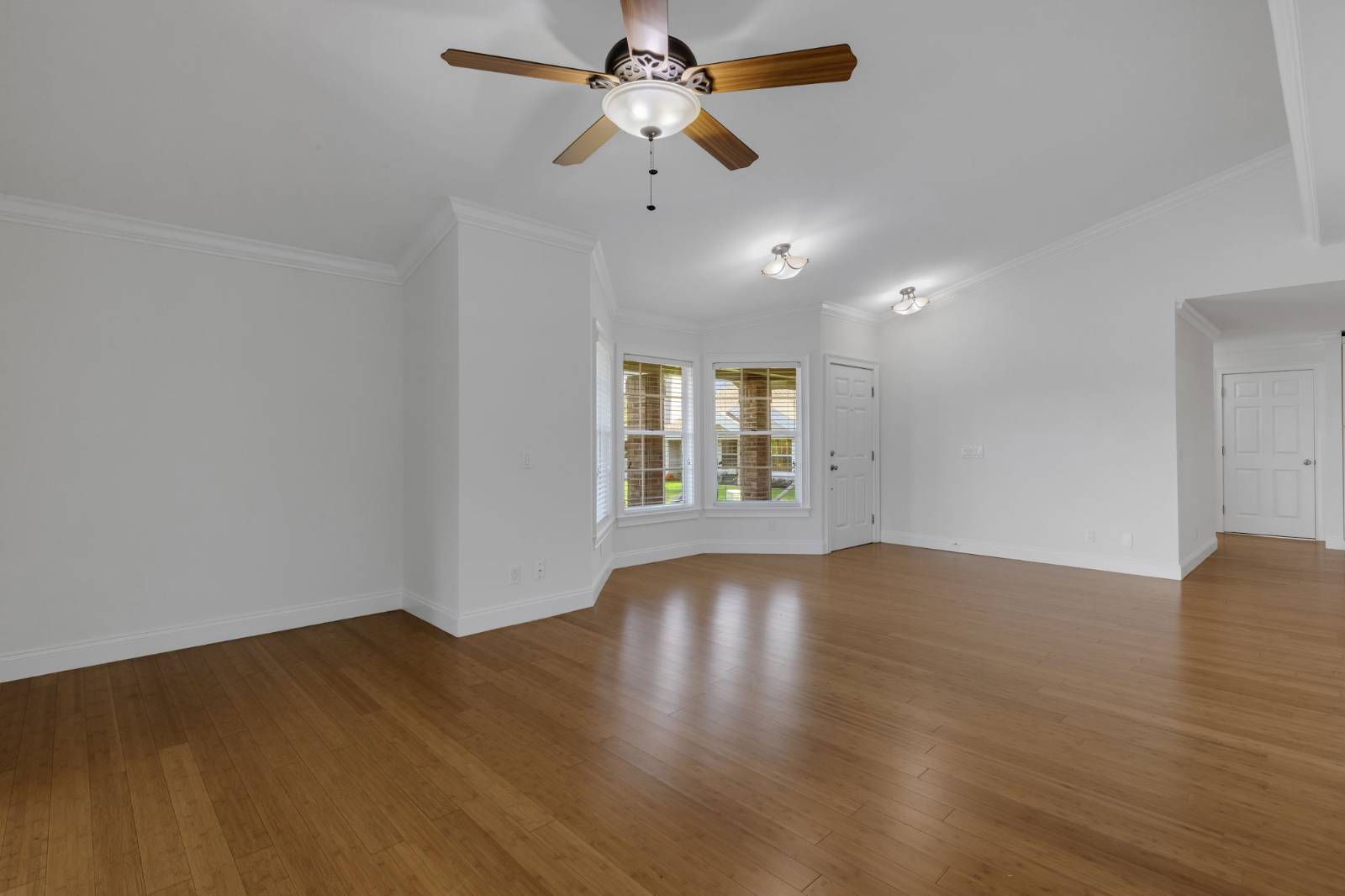 1154 Waterfall Ln, Lakeland, FL 33803