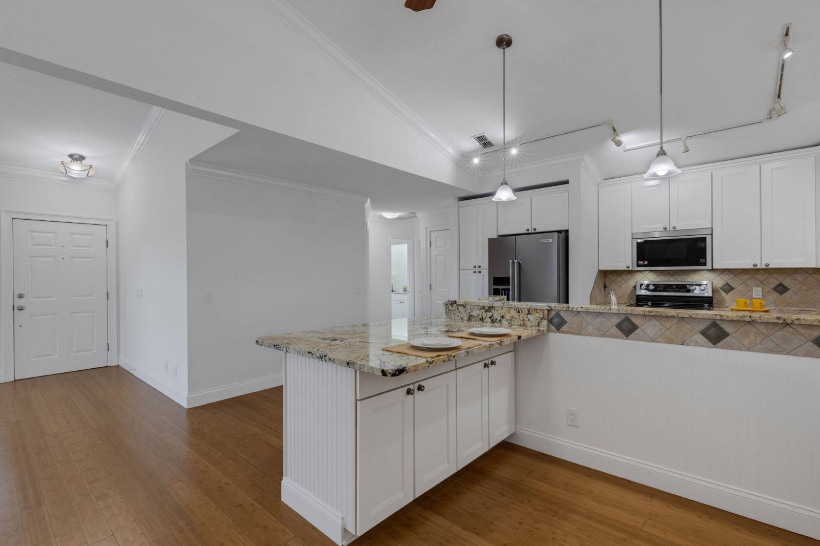 1154 Waterfall Ln, Lakeland, FL 33803