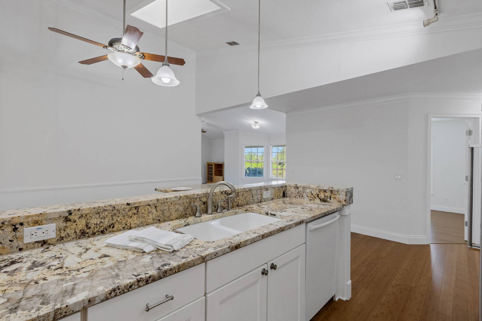 1154 Waterfall Ln, Lakeland, FL 33803