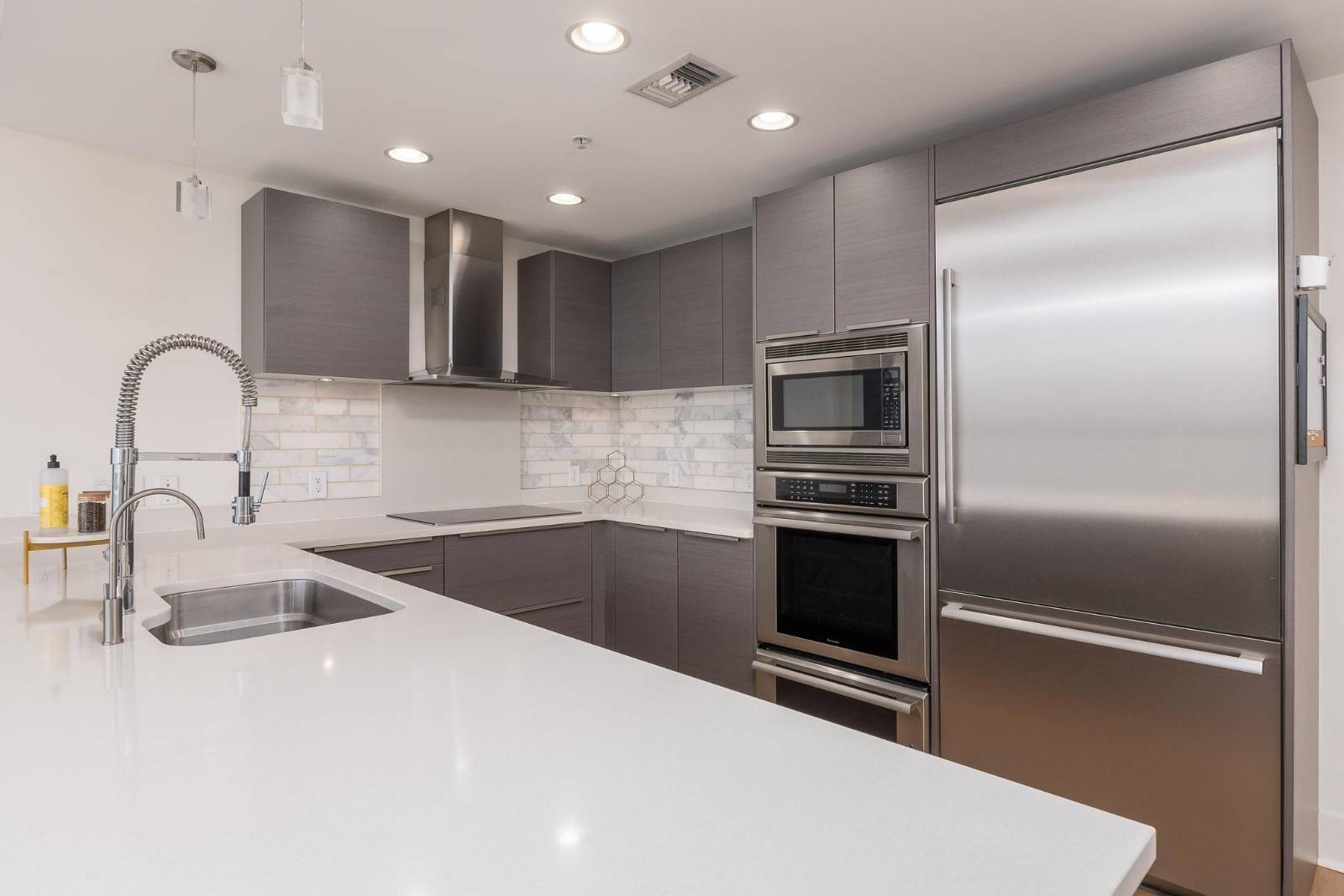 175 1st S St, #504, Saint Petersburg, FL 33701