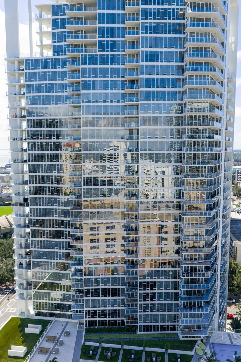 175 1st S St, #504, Saint Petersburg, FL 33701