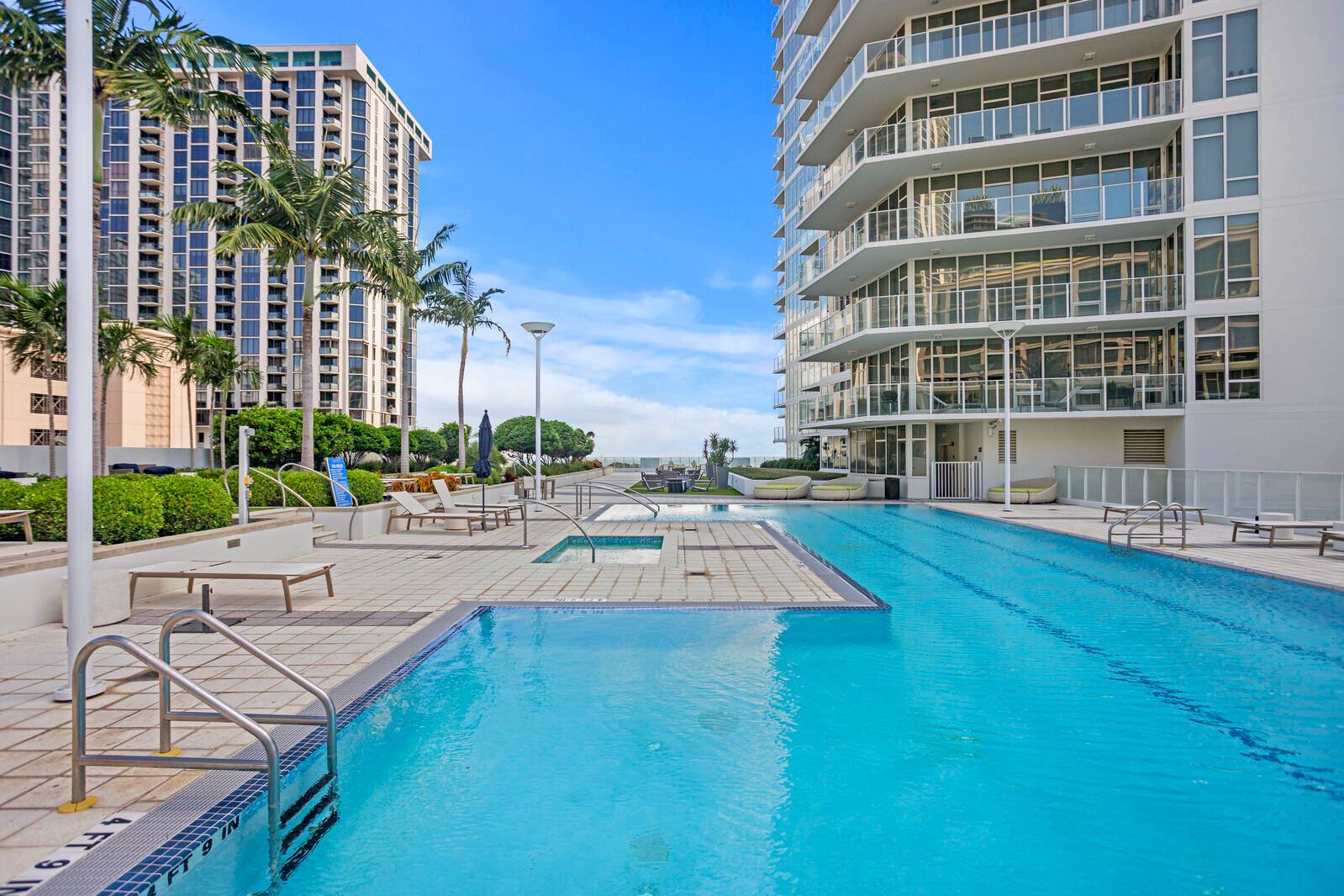 175 1st S St, #504, Saint Petersburg, FL 33701