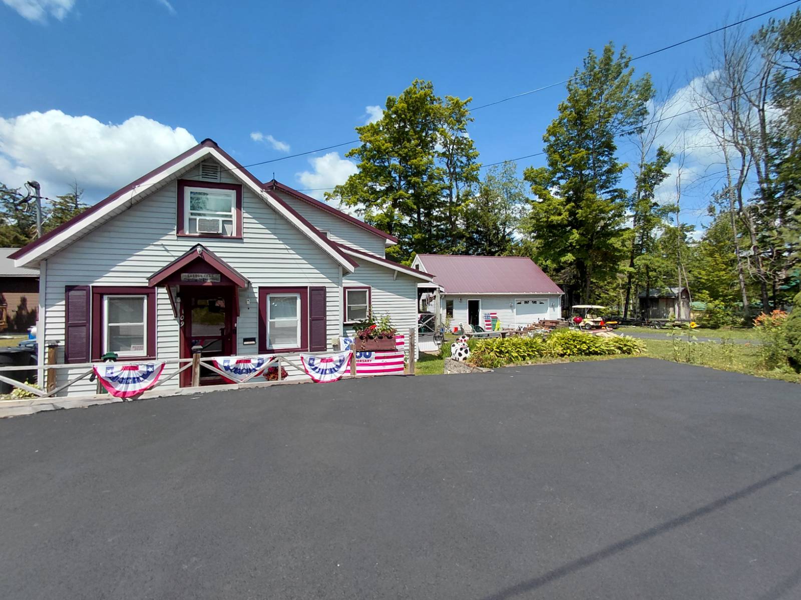 109 Broadway Ave