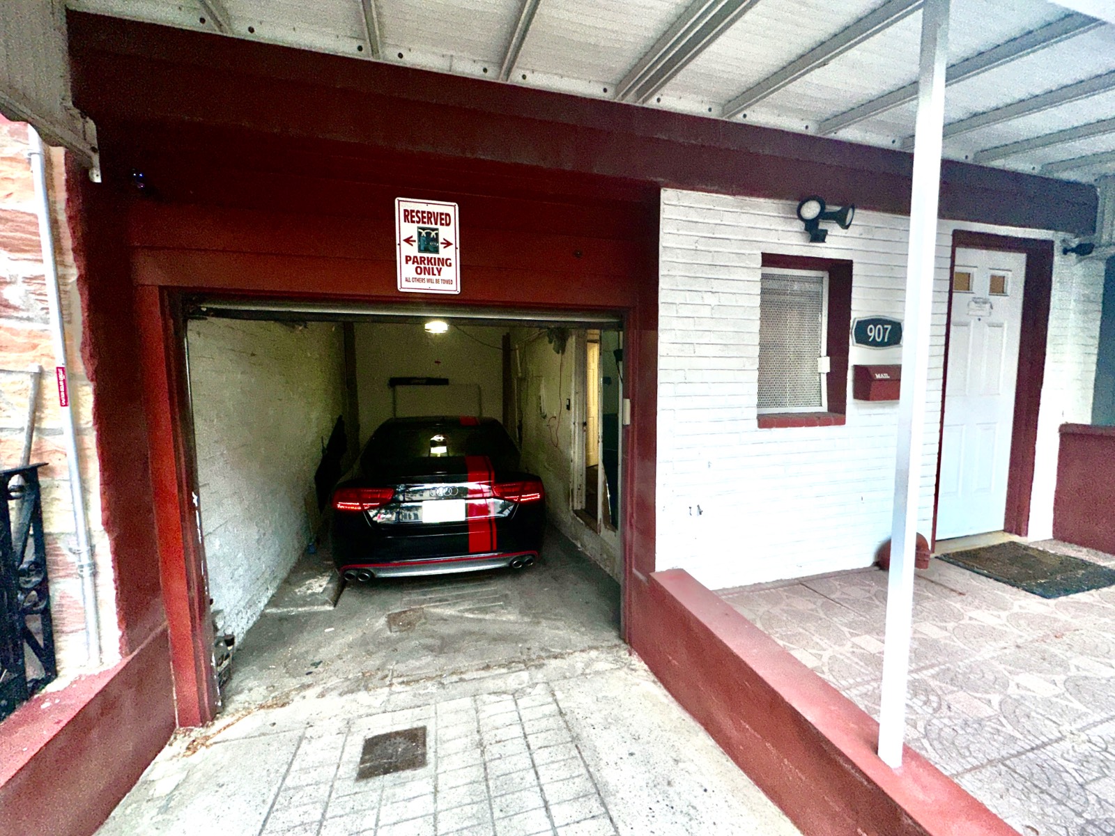 907 Herkimer St.