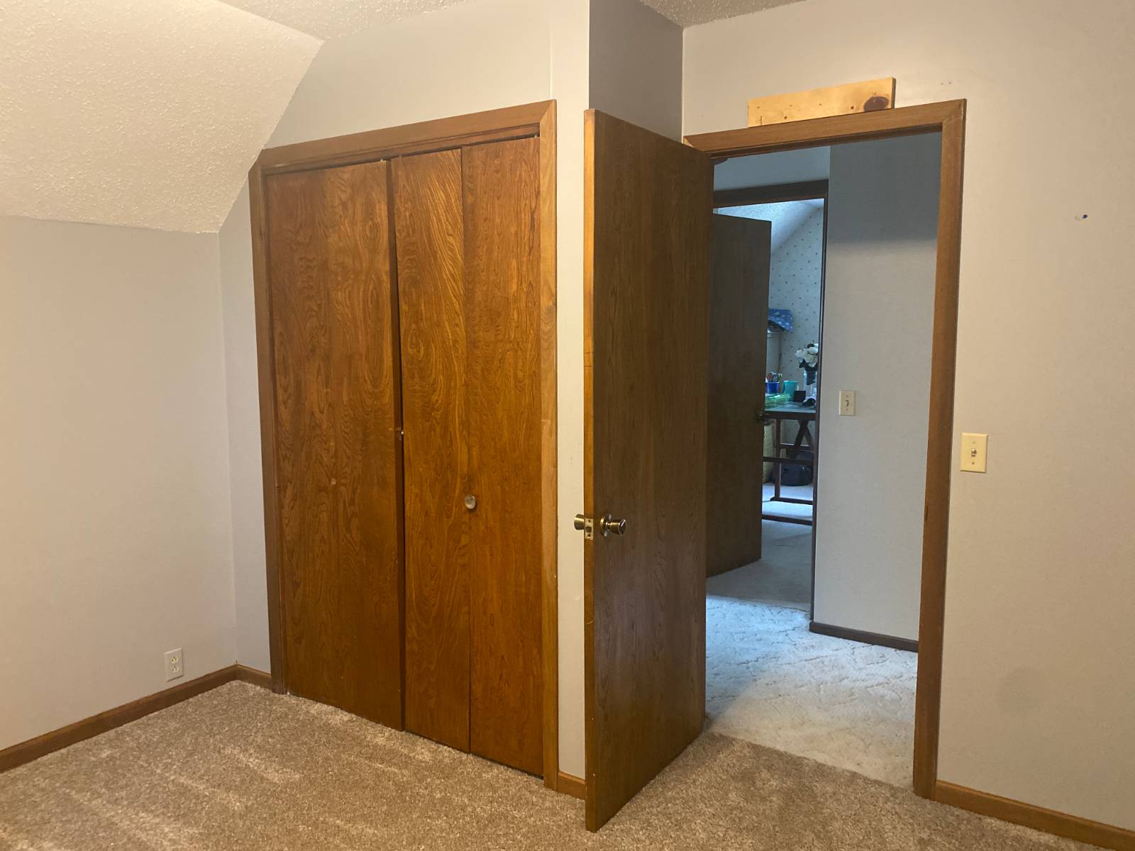 Photo 17 of 30 of home listing at 1048 S 5th Ave, Broken Bow, NE 68822