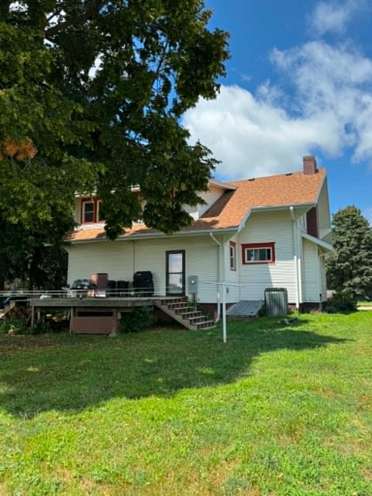 Photo 7 of 60 of home listing at 105 W 6th Street, Neligh, NE 68756