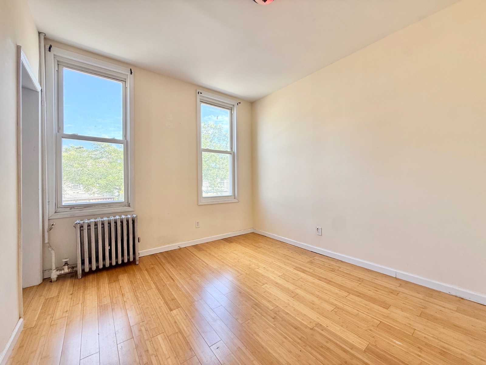 8832 75 st