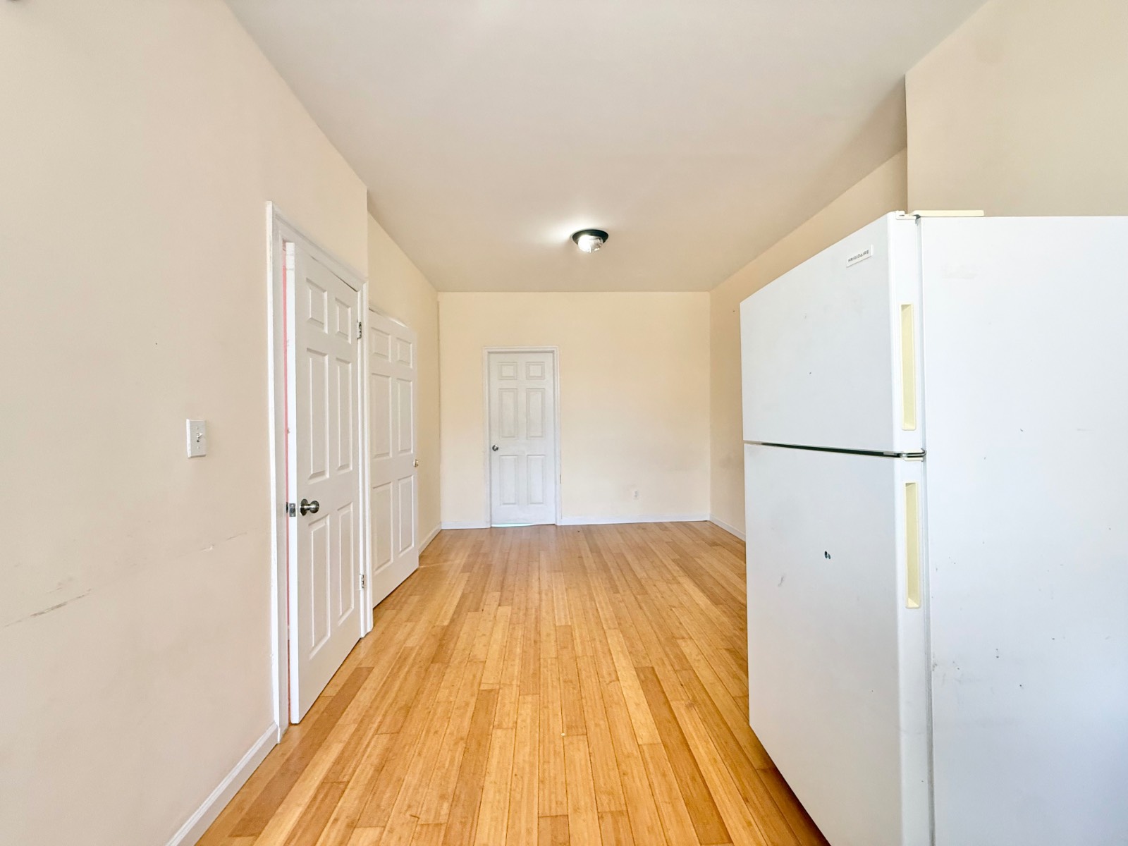 8832 75 st