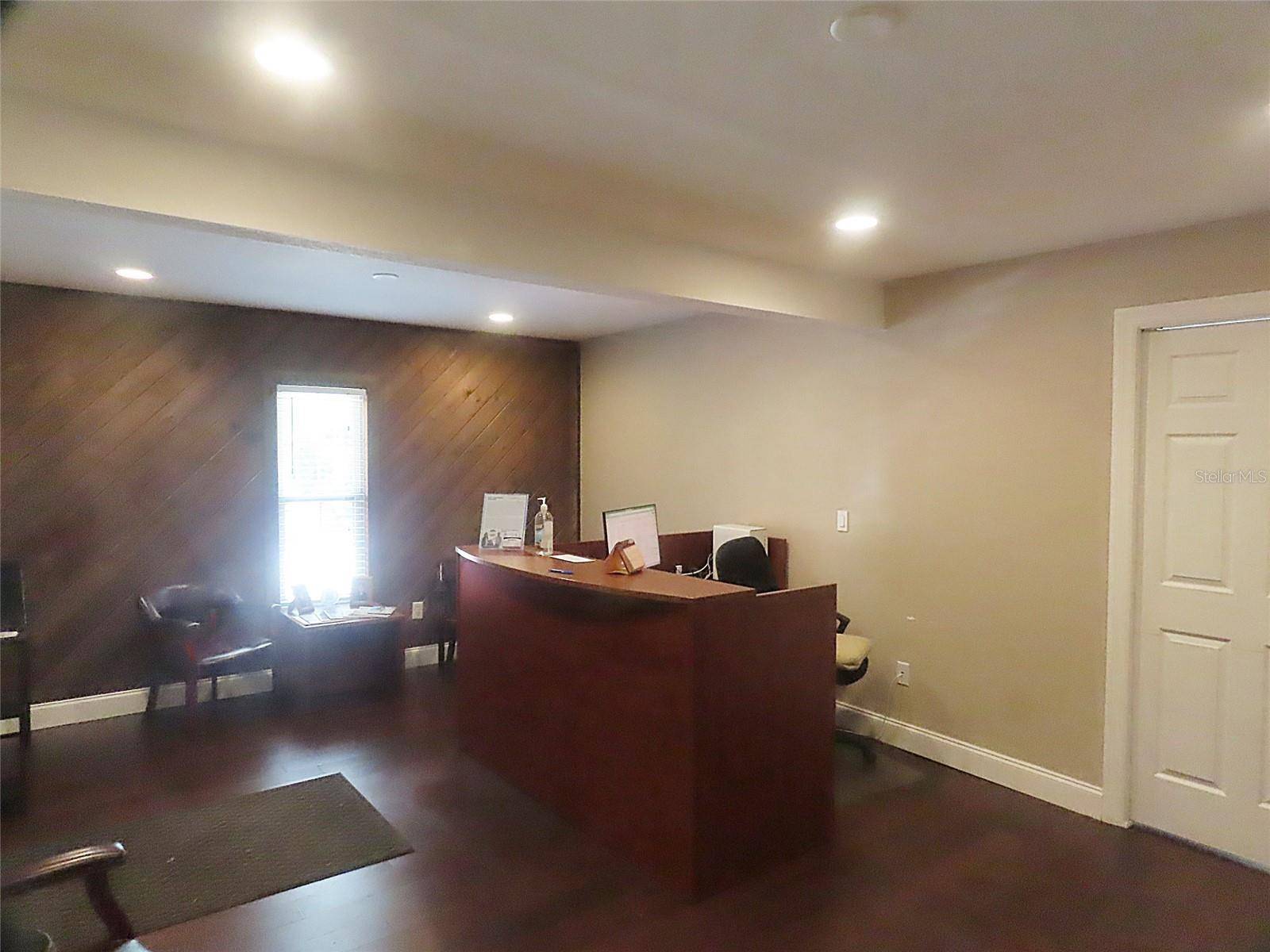 657 Maitland Ave, Altamonte Springs, FL 32701