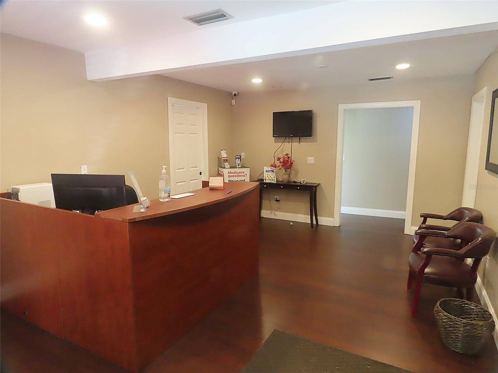657 Maitland Ave, Altamonte Springs, FL 32701