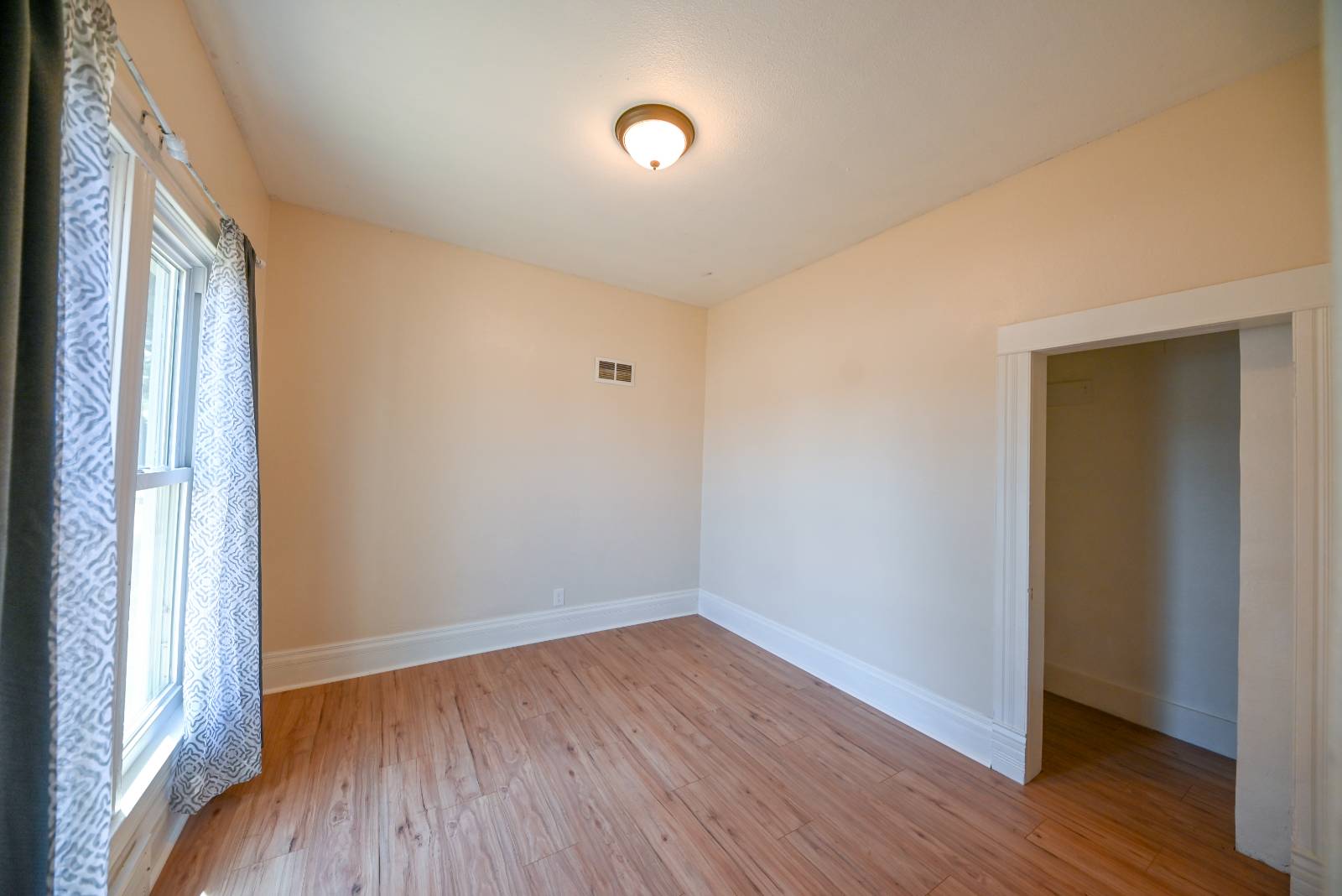 Photo 16 of 36 of home listing at 804 Flannery Ave, Cambridge, NE 69022