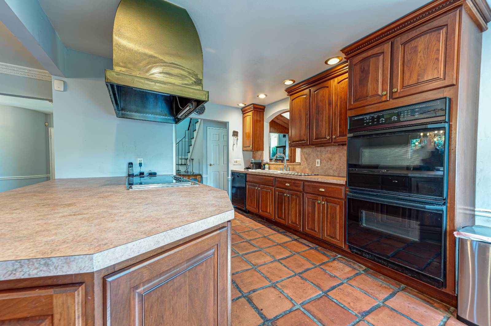 19 White Cliff Ln