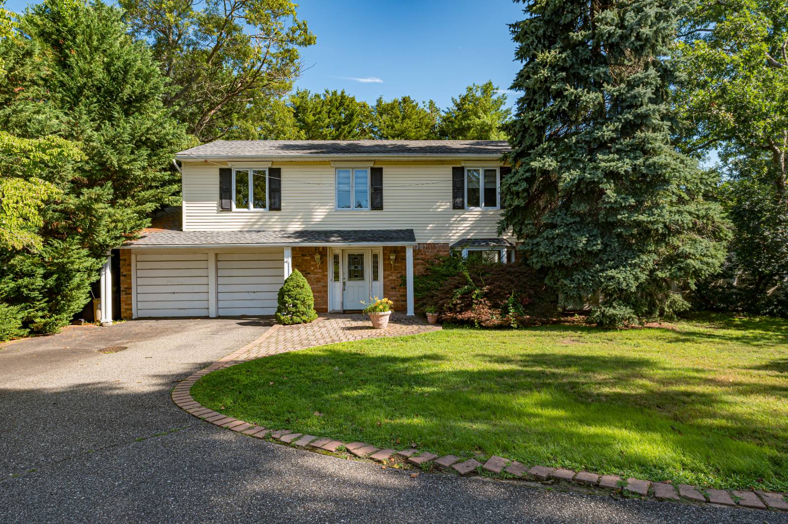 19 White Cliff Ln