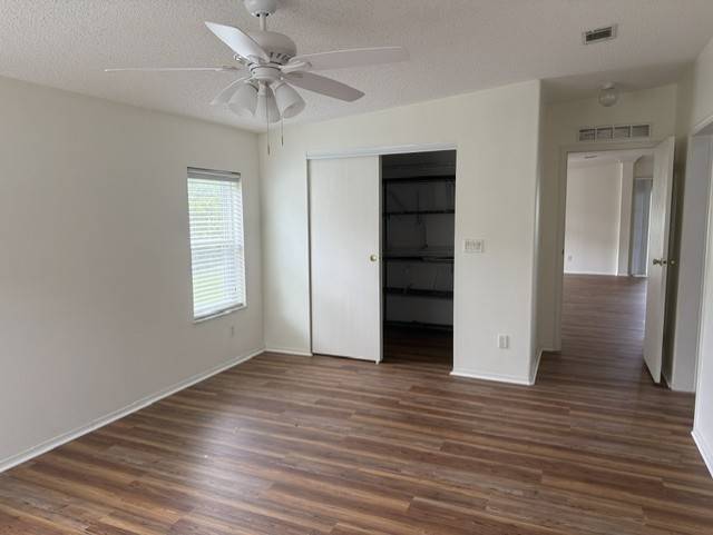 Beautifully Renovated 1890 Sq Ft Home-Move-IN-Ready thumbnail 10