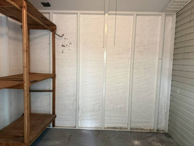 Beautifully Renovated 1890 Sq Ft Home-Move-IN-Ready thumbnail 21