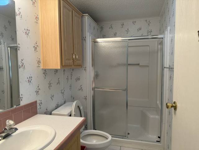 Beautifully Renovated 1890 Sq Ft Home-Move-IN-Ready thumbnail 18
