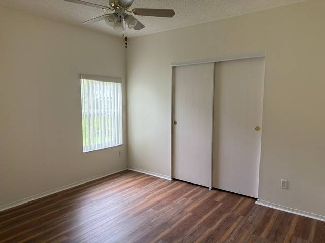 Beautifully Renovated 1890 Sq Ft Home-Move-IN-Ready thumbnail 16
