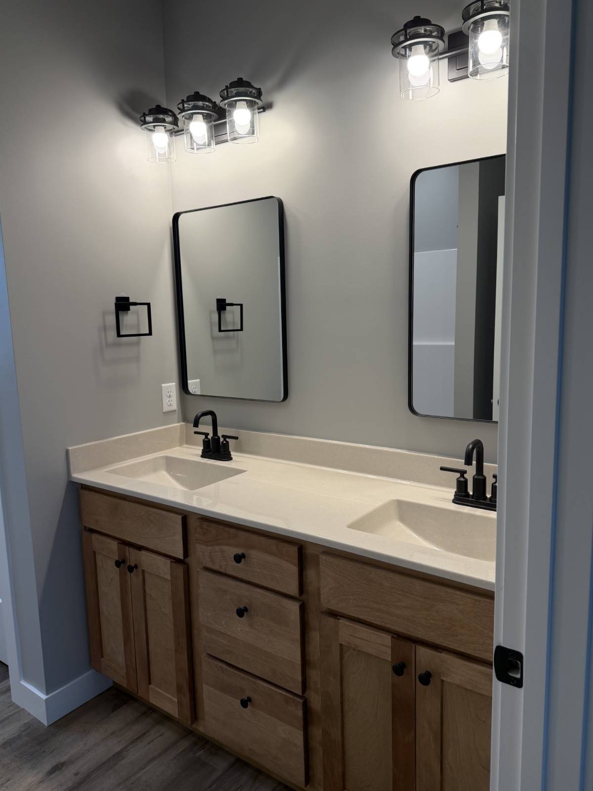 Photo 5 of 15 of home listing at 712 B. Street, Hampton, NE 68843