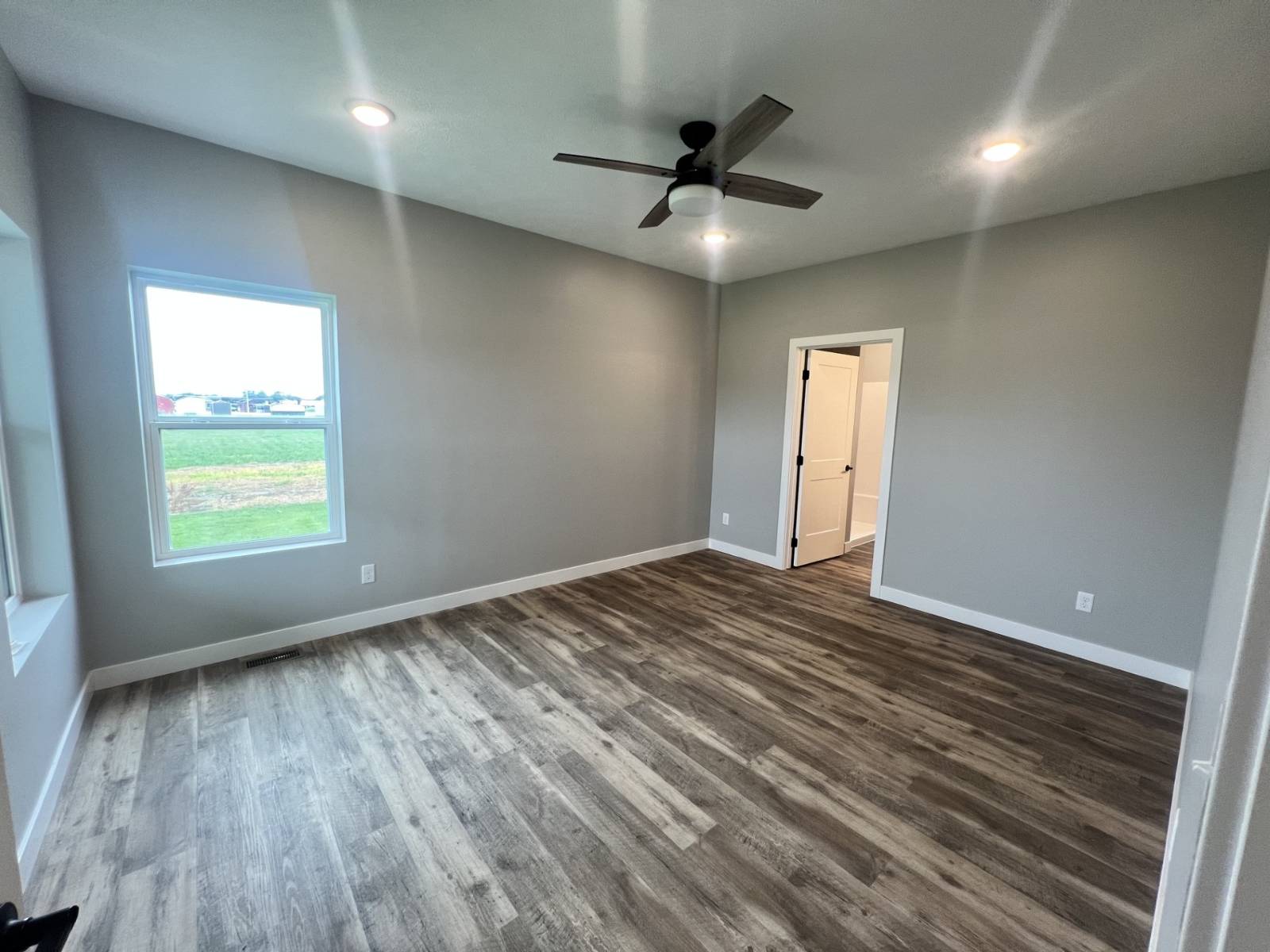 Photo 4 of 15 of home listing at 712 B. Street, Hampton, NE 68843