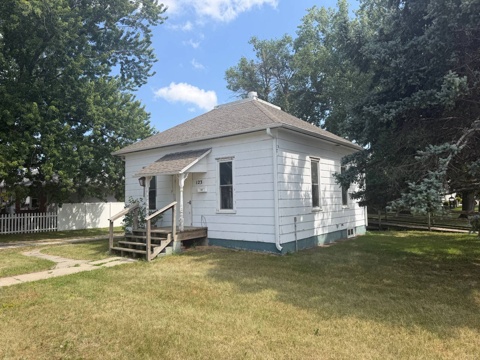 Photo 1 of 13 of home listing at 123 W 5th ST, Schuyler, NE 68661