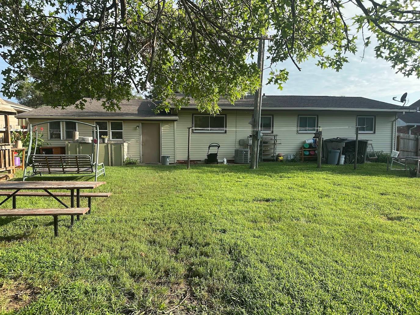Photo 2 of 11 of home listing at 520 Eads Ave, Hebron, NE 68370