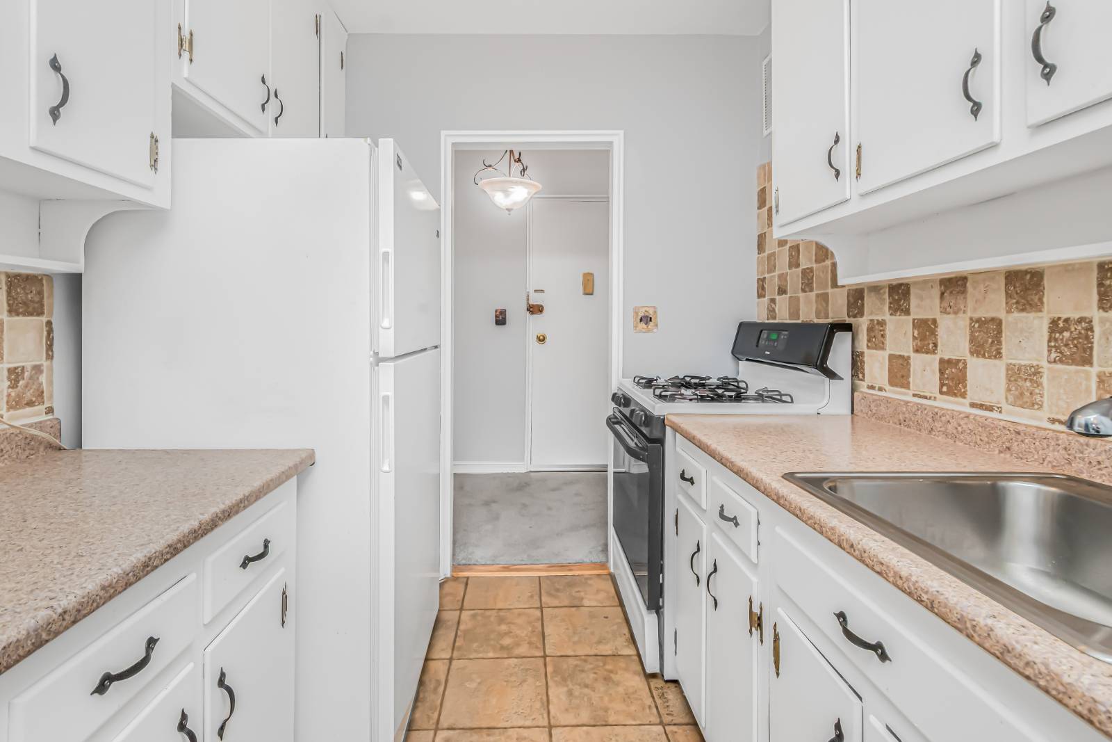 1111 Midland Avenue, #4D