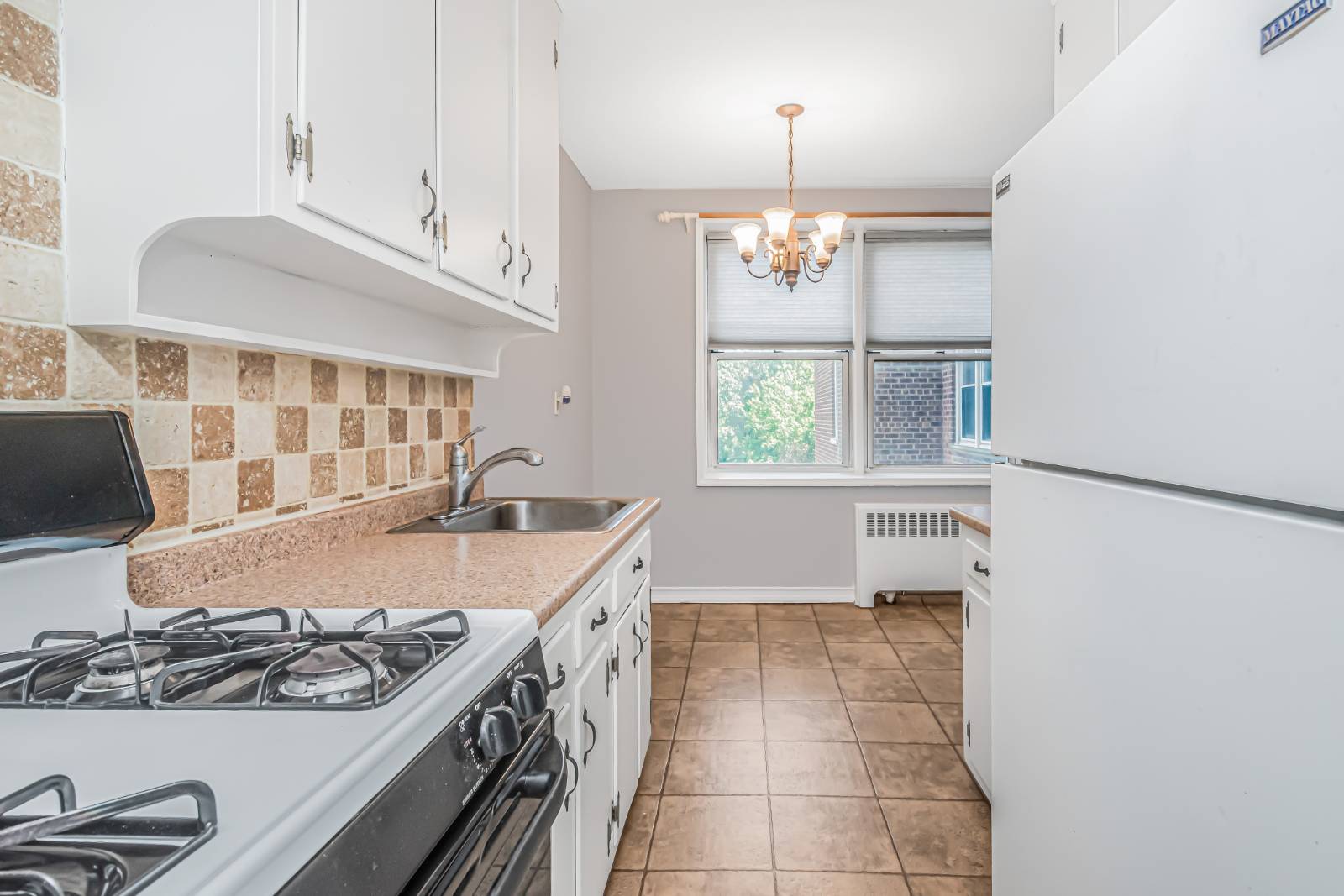 1111 Midland Avenue, #4D