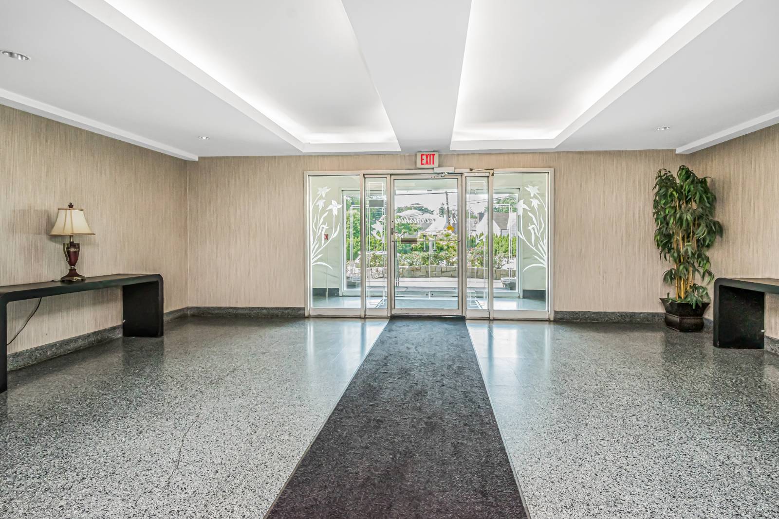 1111 Midland Avenue, #4D