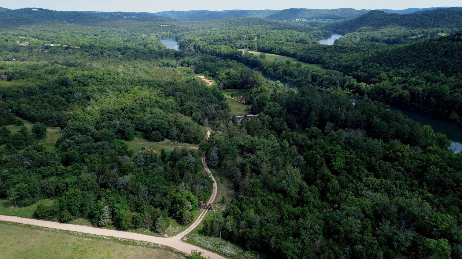 Photo 4 of 60 of farm or ranch property for sale at 263 CR 212, Eureka Springs, AR 72631