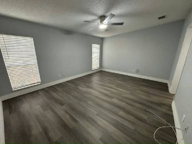 Newly renovated.  2394 Sq Ft.  Contemporary and Spacious design thumbnail 4