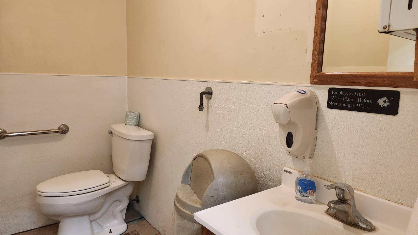 Photo 14 of 18 of commercial property listing at 813 6th Street, St Paul, NE 68873