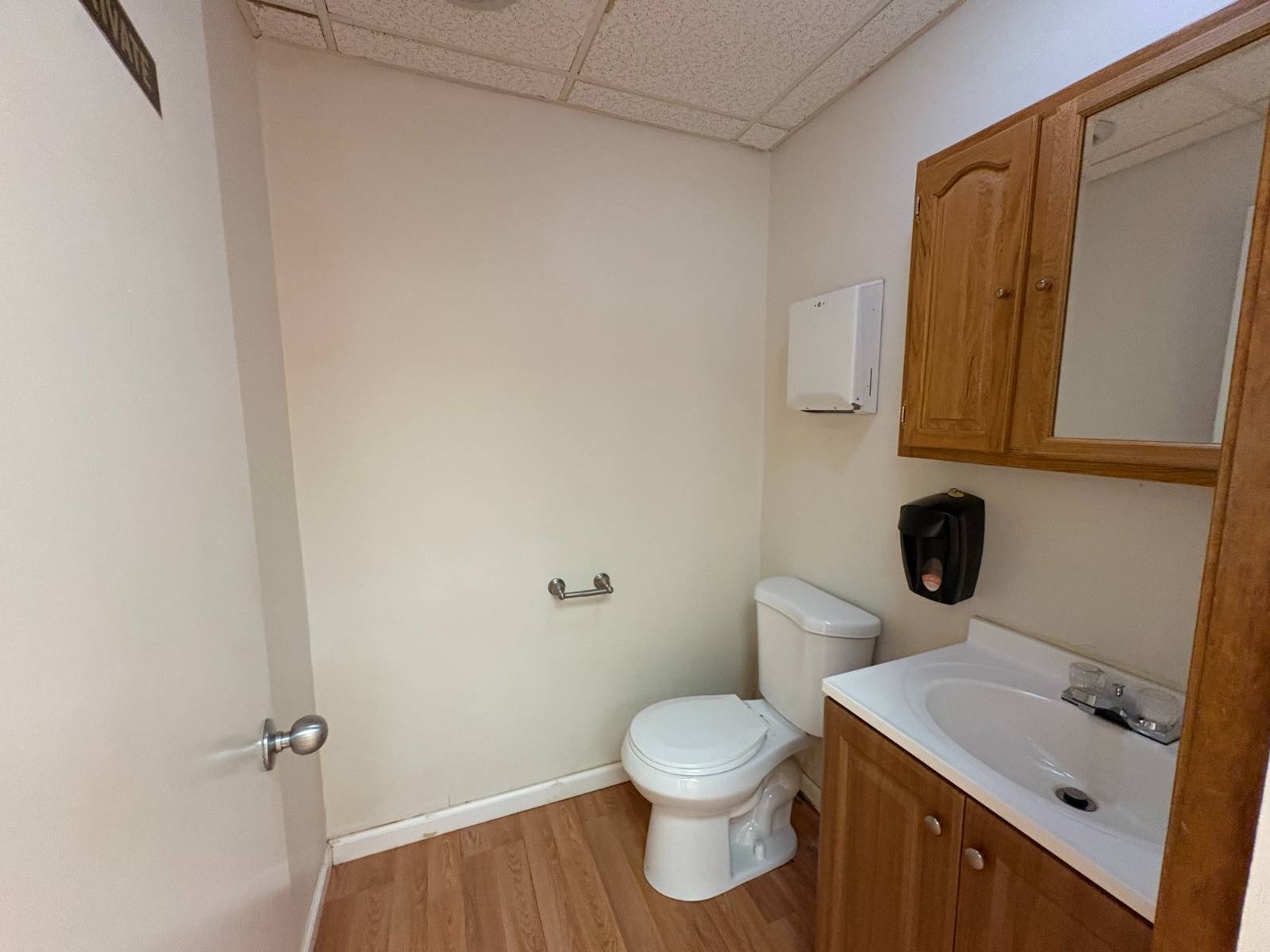 1528 Columbia Tpke