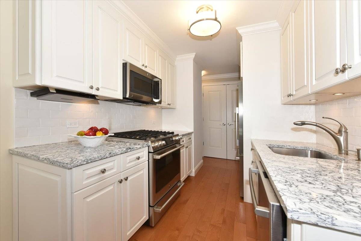 18-15 215th street, #16R